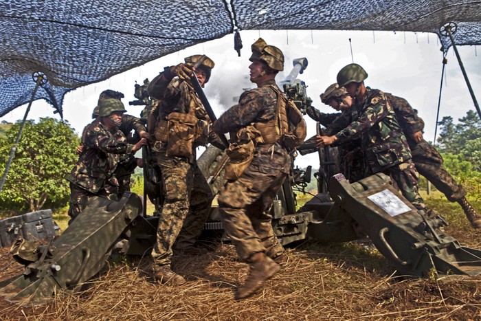Quân đội Mỹ, Philippine sử dụng pháo hạng nặng trong tập trận Đổ bộ 2013/Phiblex 2013